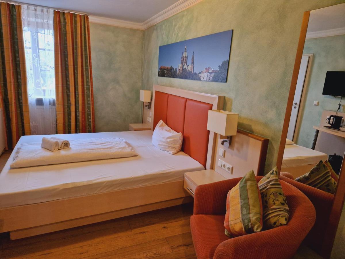 Landgasthof Deutsche Eiche 3* Monaco di Baviera
